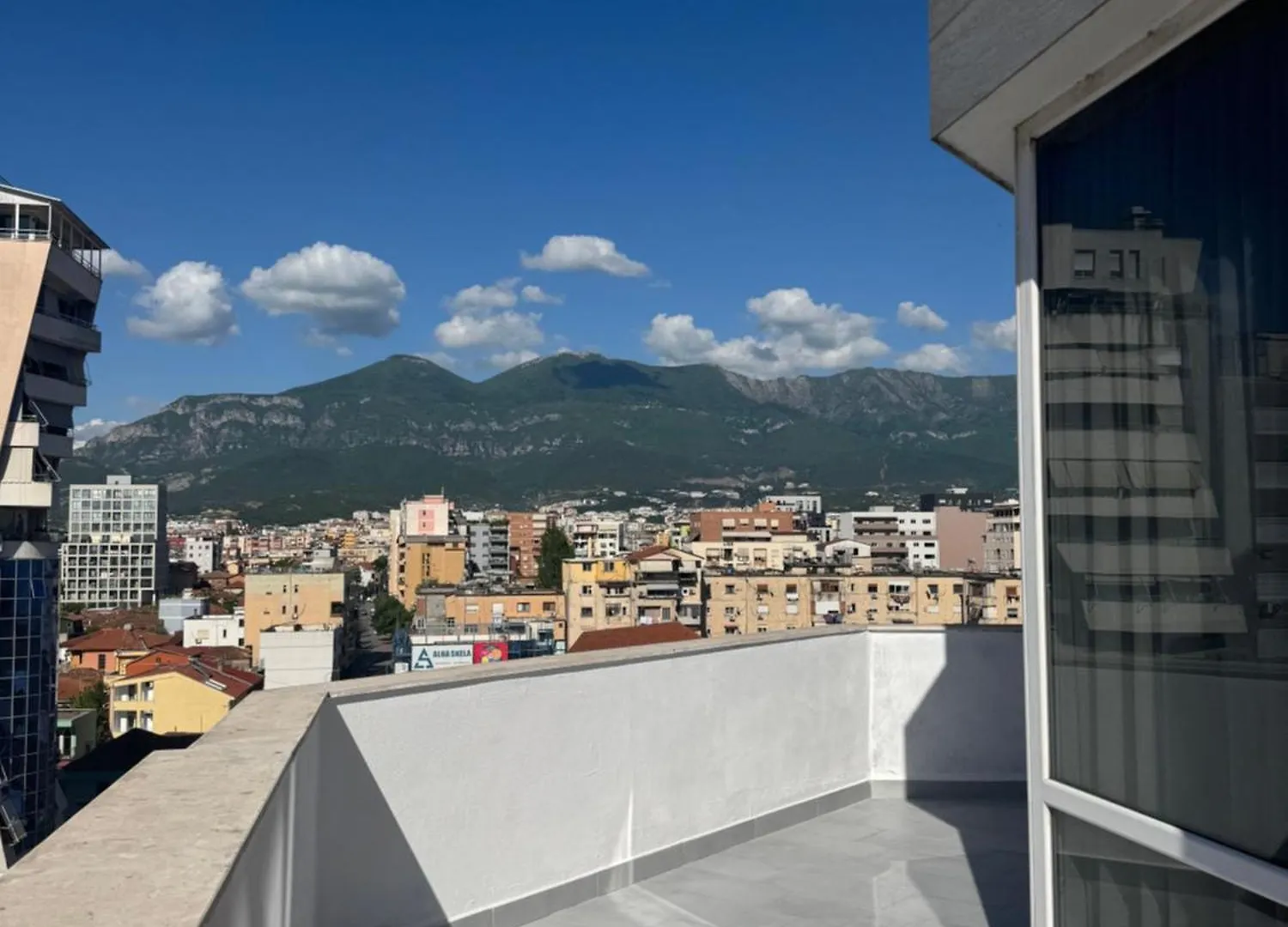 Apartment With City View Tirana